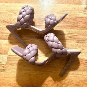 STEVE MADDEN PURPLE PUFFY BRAID HEELS